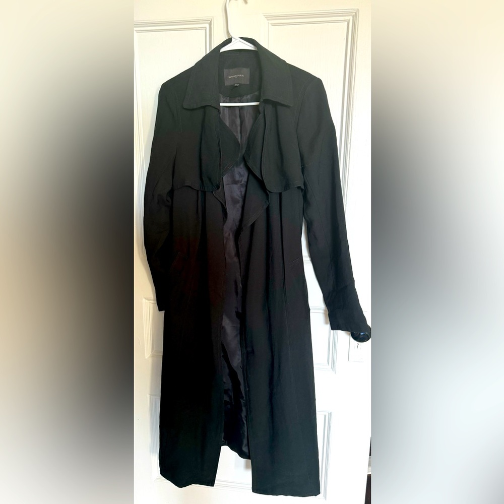 Banana Republic women’s black trench coat, small